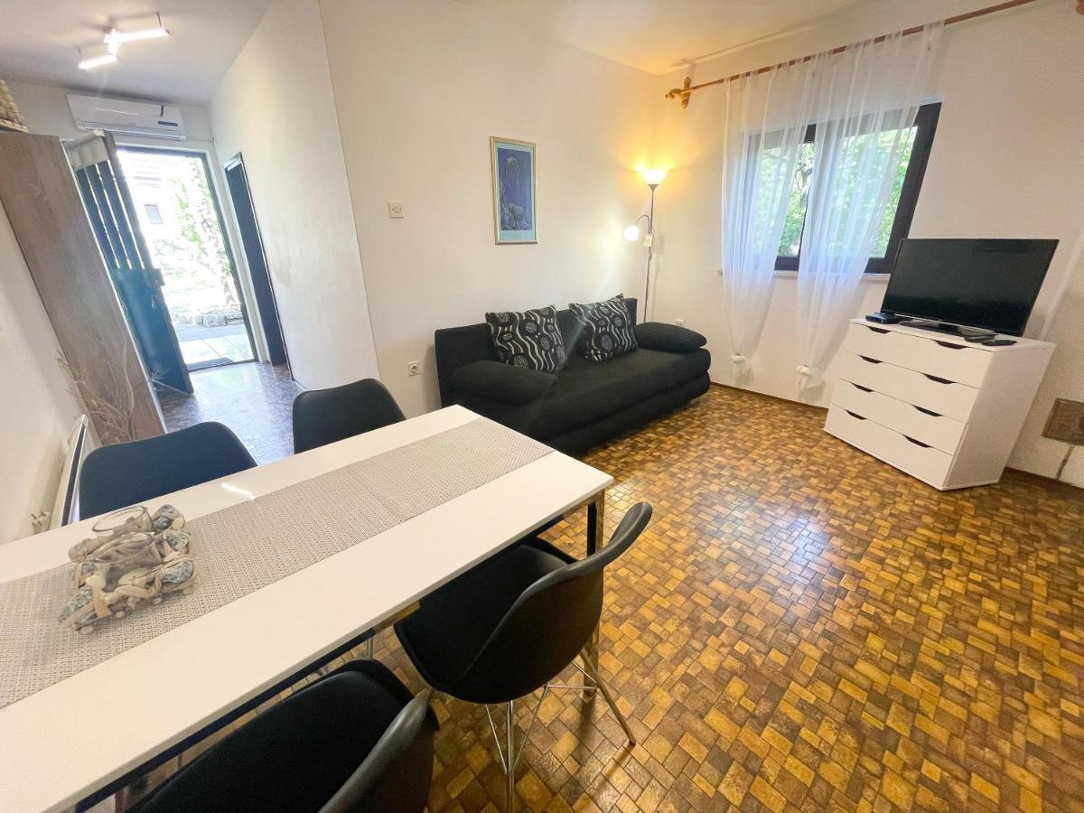 Apartmani Irena Jadranovo Esterno foto
