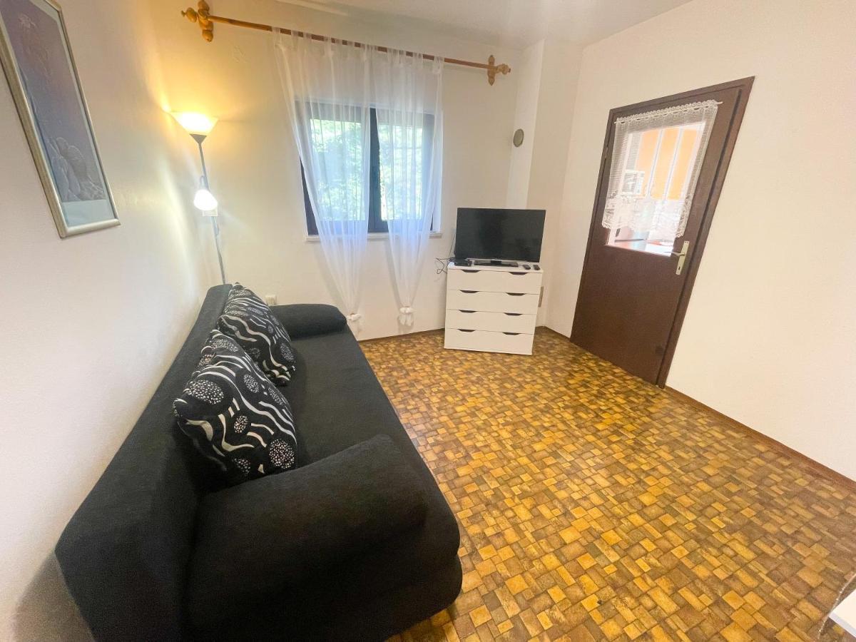 Apartmani Irena Jadranovo Esterno foto